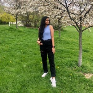 Meet your Posher, Amna